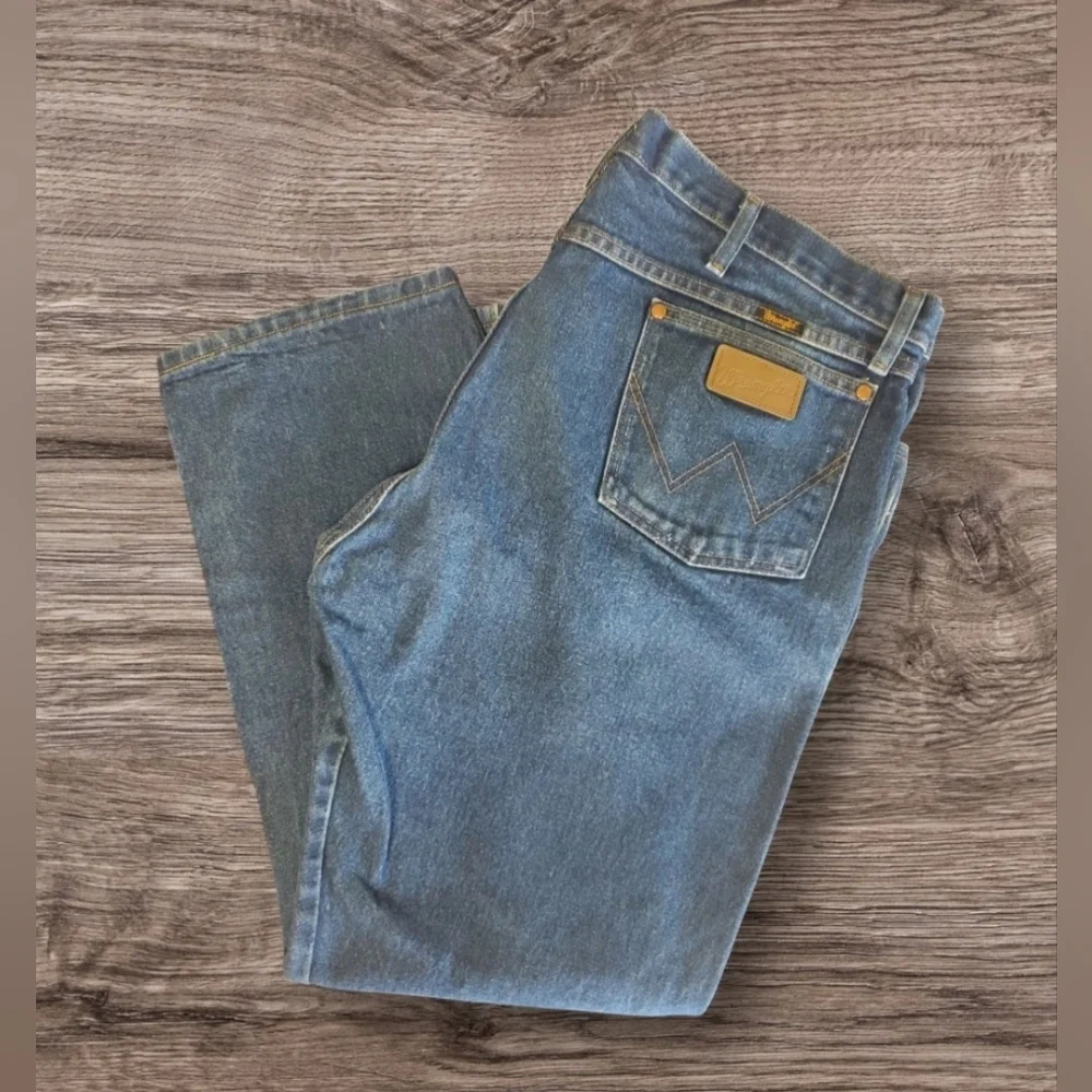 Wrangler Blue Relaxed Fit Jeans Size 42x30